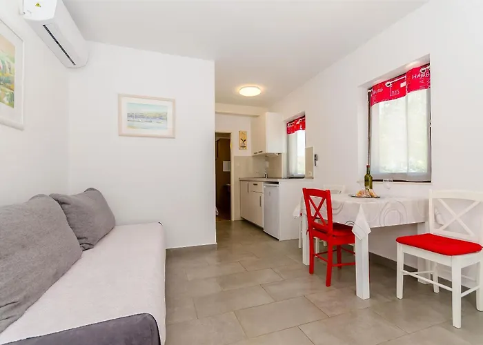 Pharos アパート *