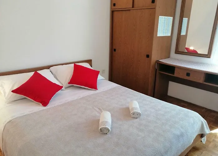 Pharos アパート スタリー・グラード